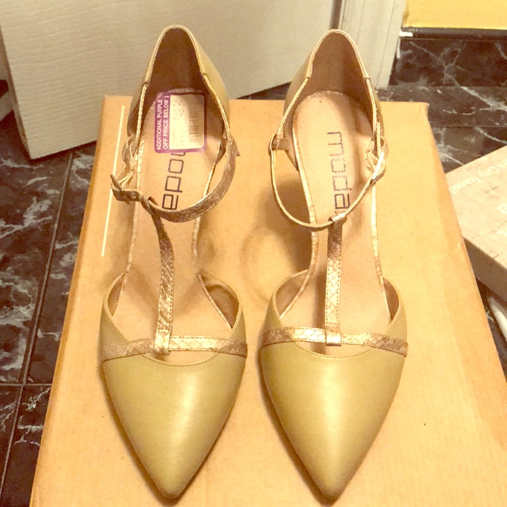 Moda Caramel Tan Pointed T-Strap Heels